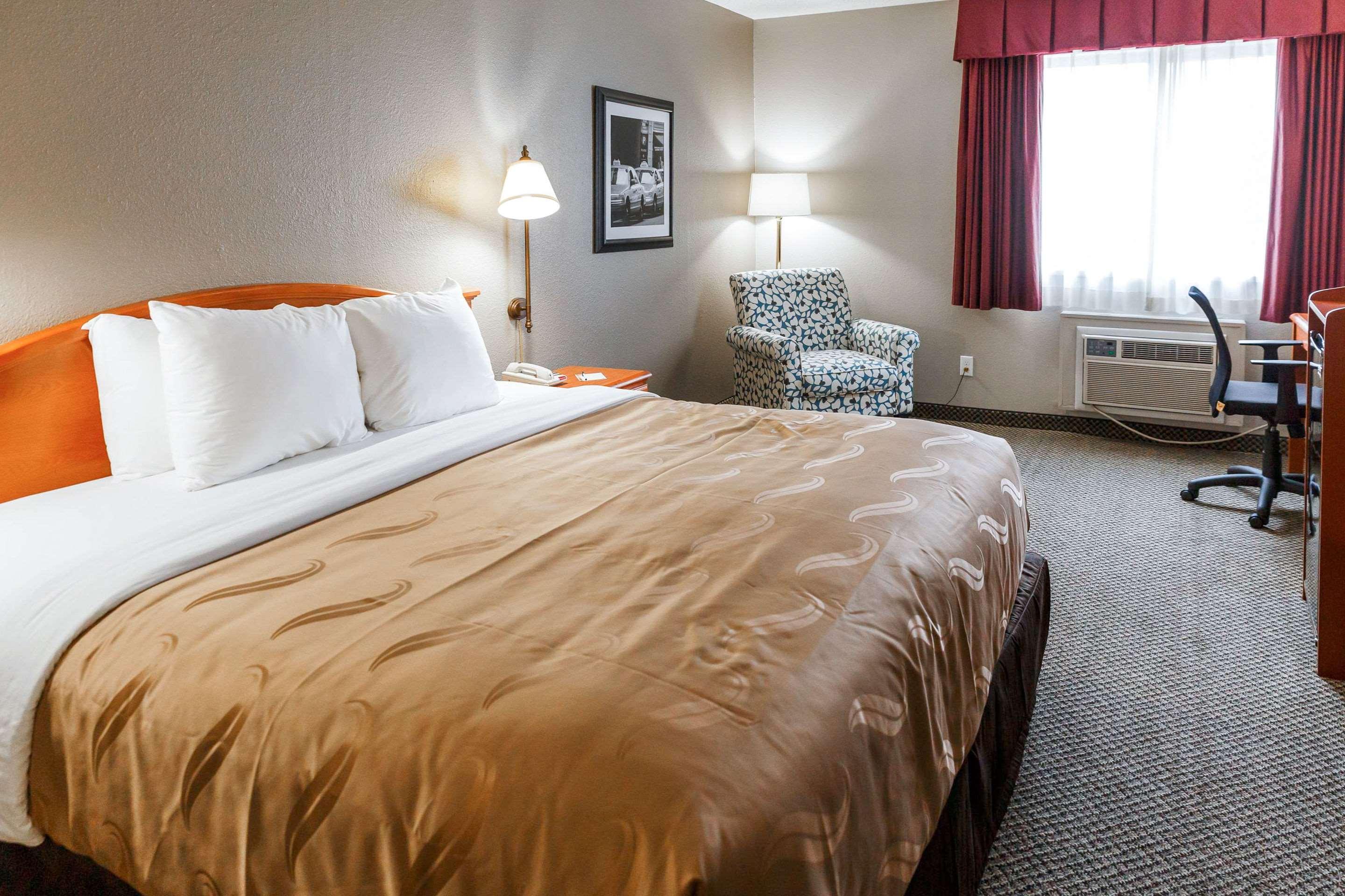 Quality Inn Burlington Near Hwy 34 Экстерьер фото