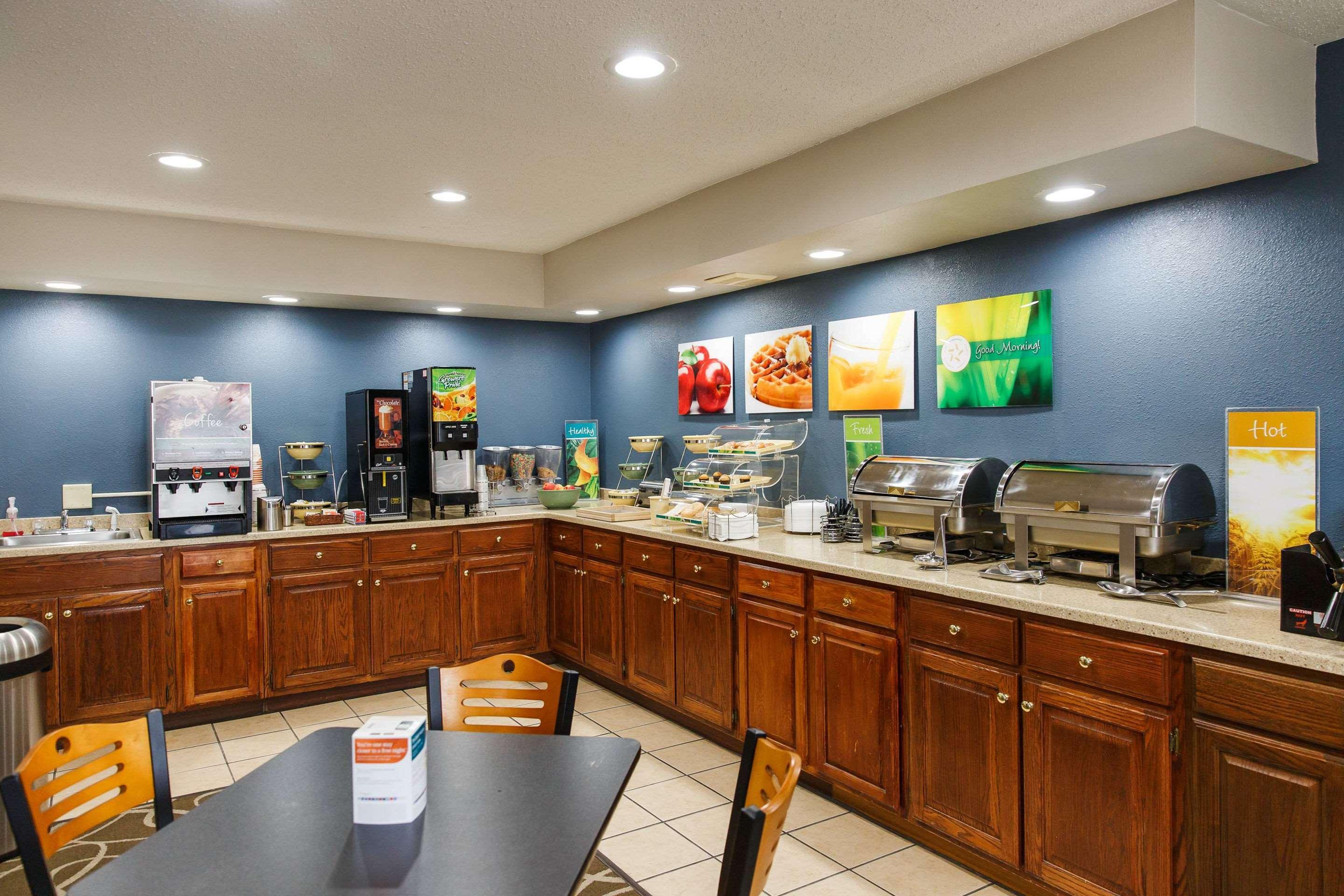 Quality Inn Burlington Near Hwy 34 Экстерьер фото