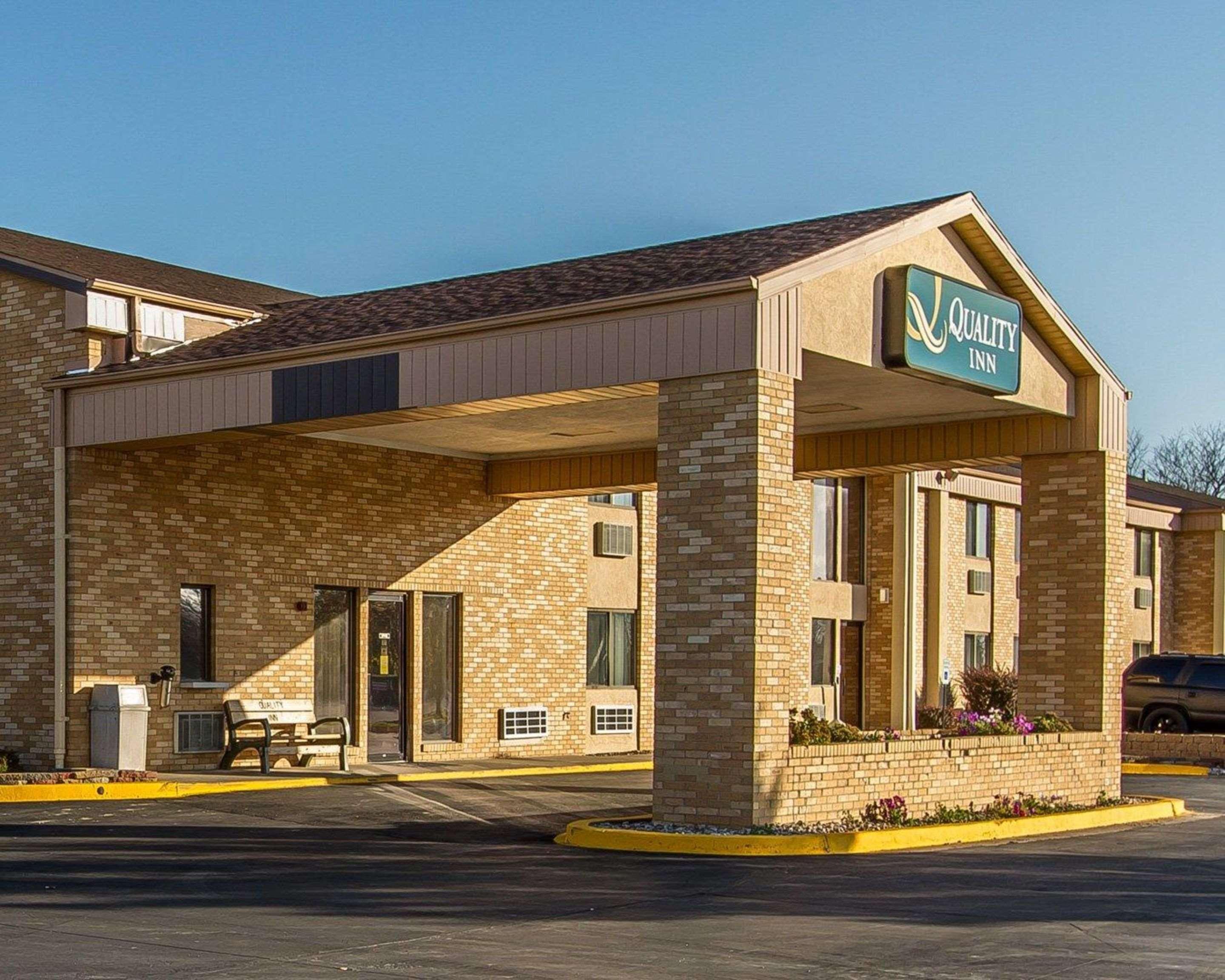 Quality Inn Burlington Near Hwy 34 Экстерьер фото