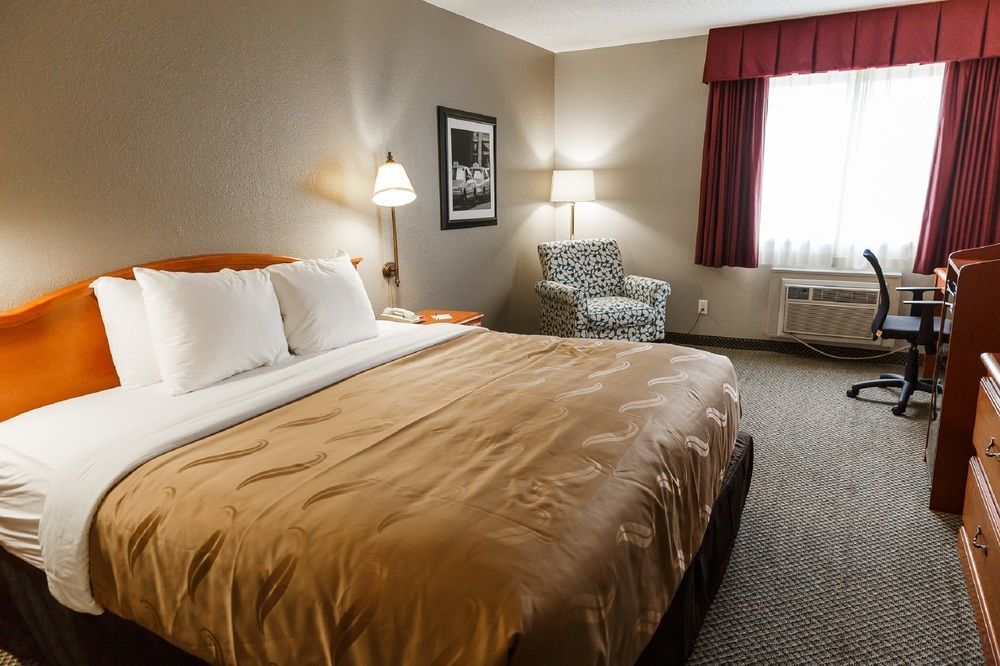 Quality Inn Burlington Near Hwy 34 Экстерьер фото