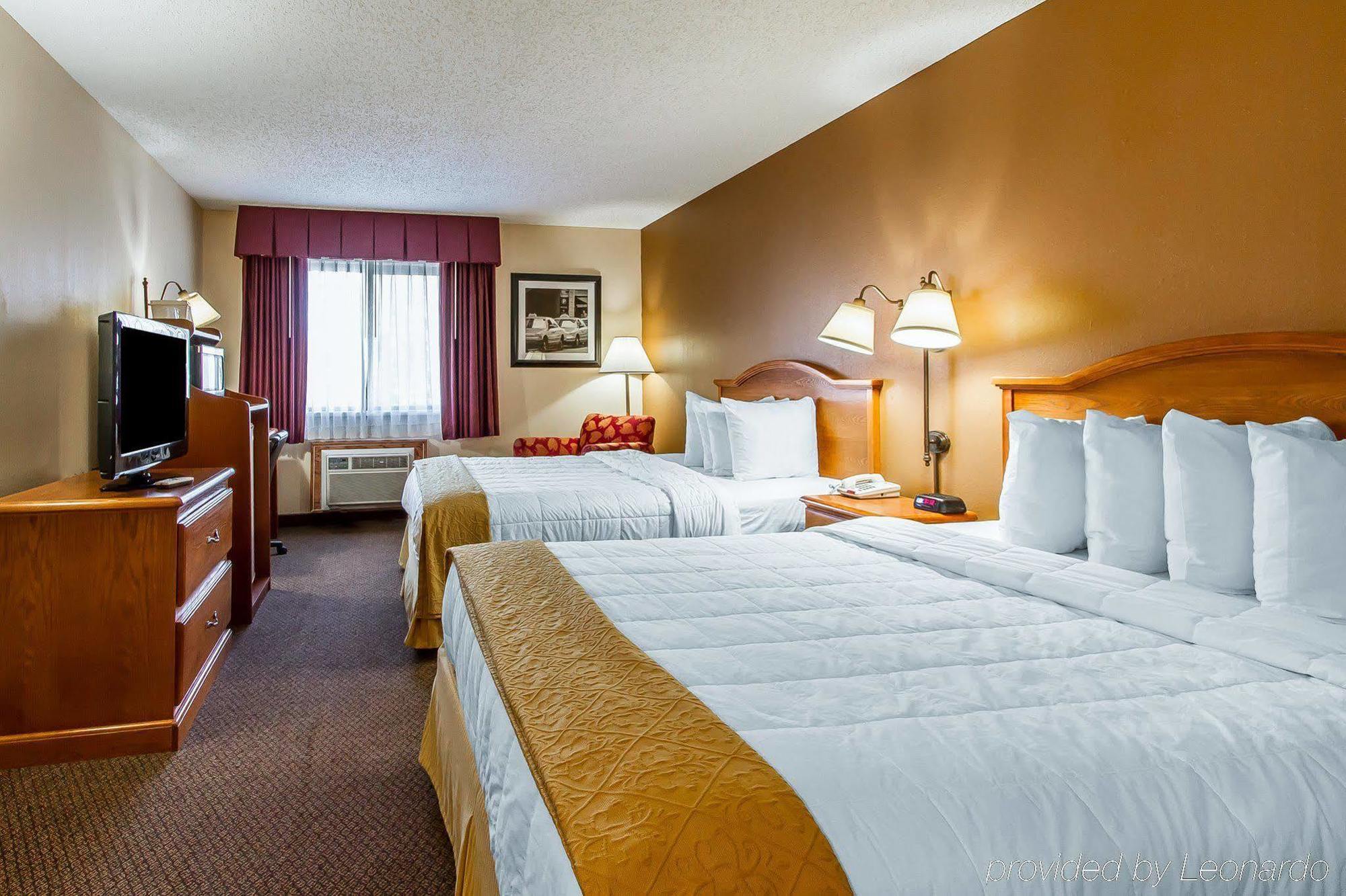 Quality Inn Burlington Near Hwy 34 Экстерьер фото