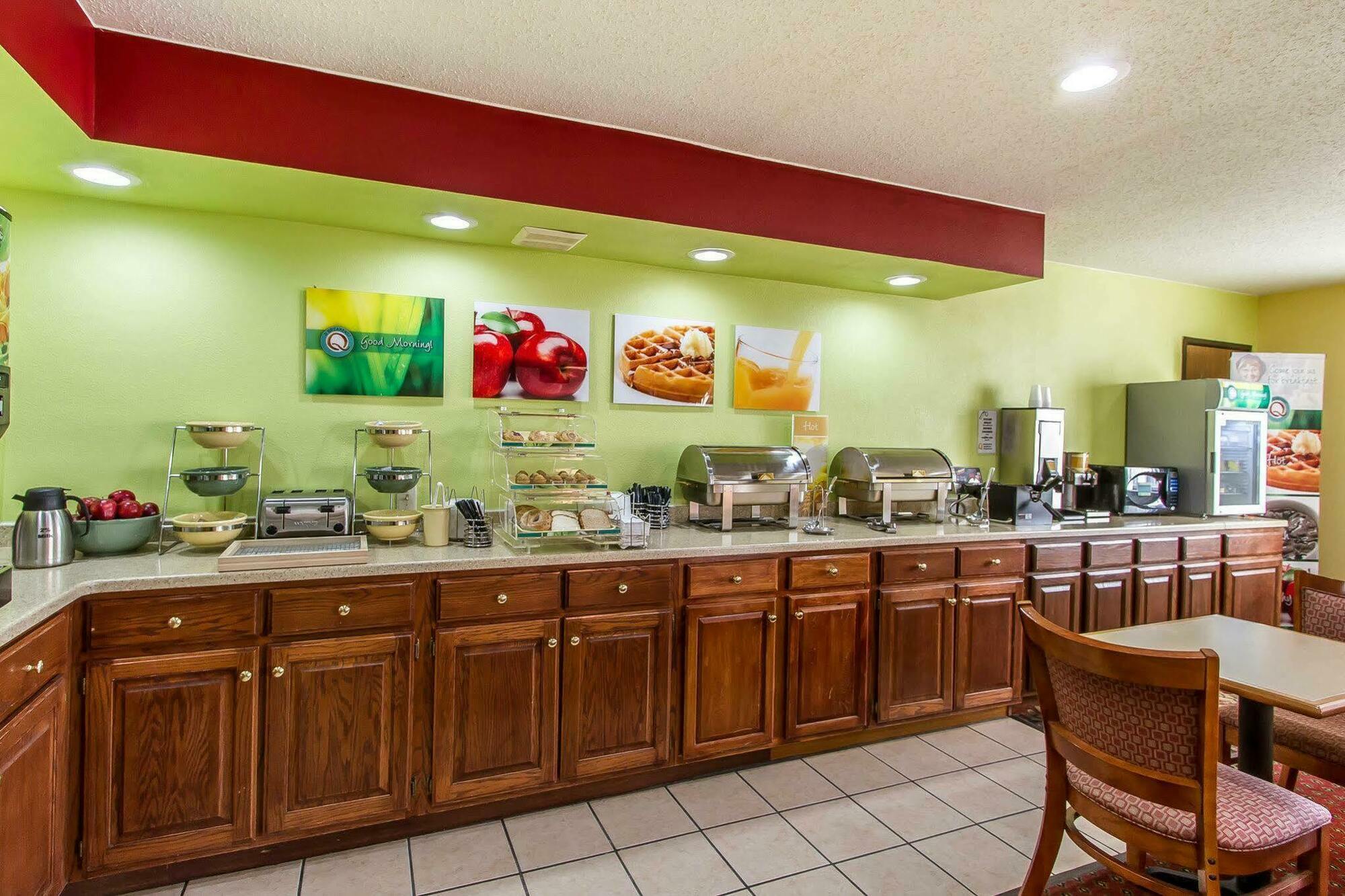 Quality Inn Burlington Near Hwy 34 Экстерьер фото
