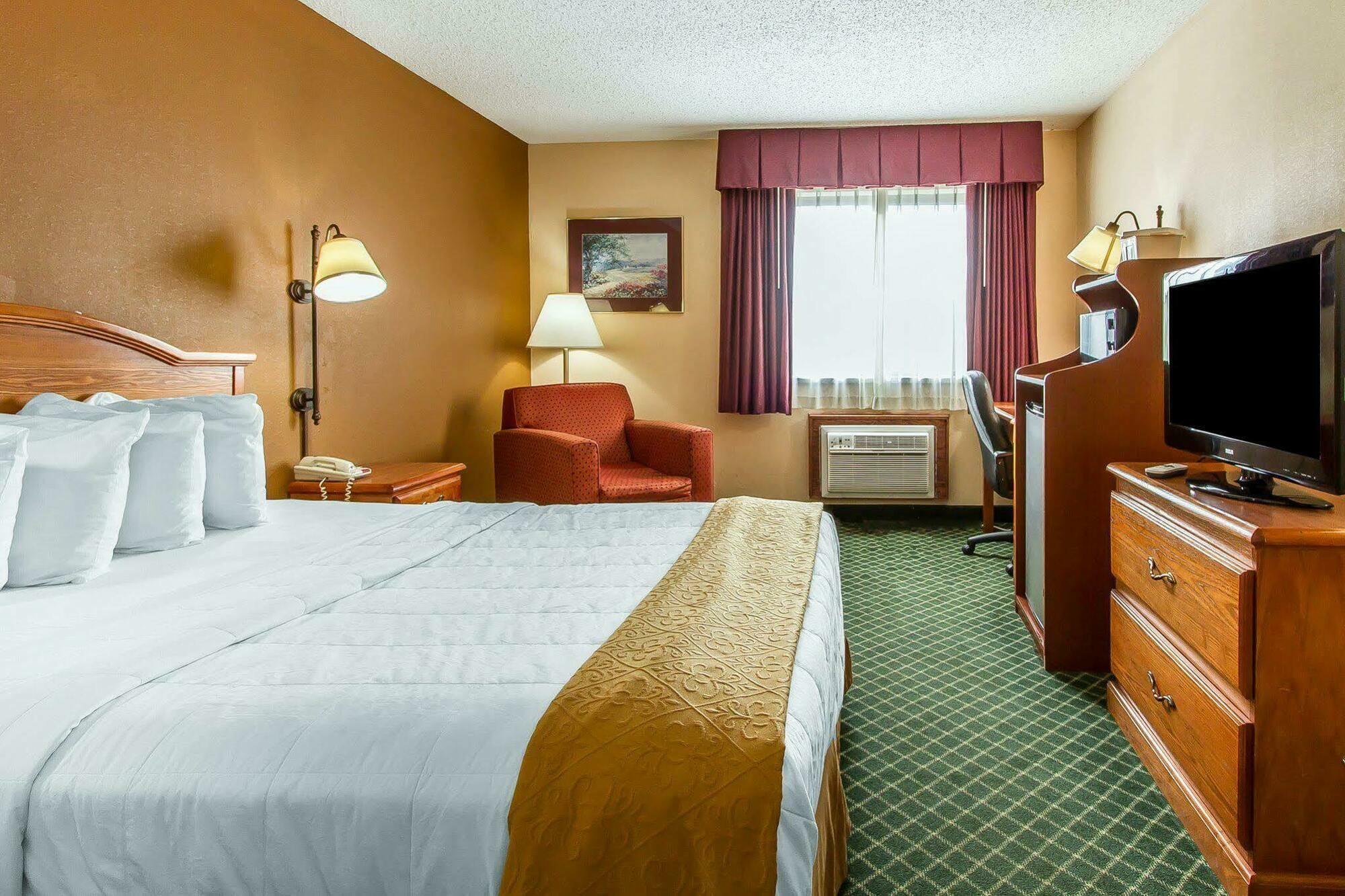 Quality Inn Burlington Near Hwy 34 Экстерьер фото