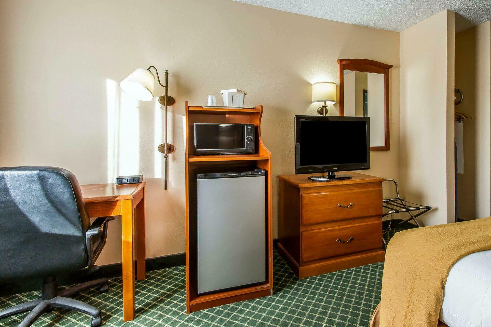 Quality Inn Burlington Near Hwy 34 Экстерьер фото
