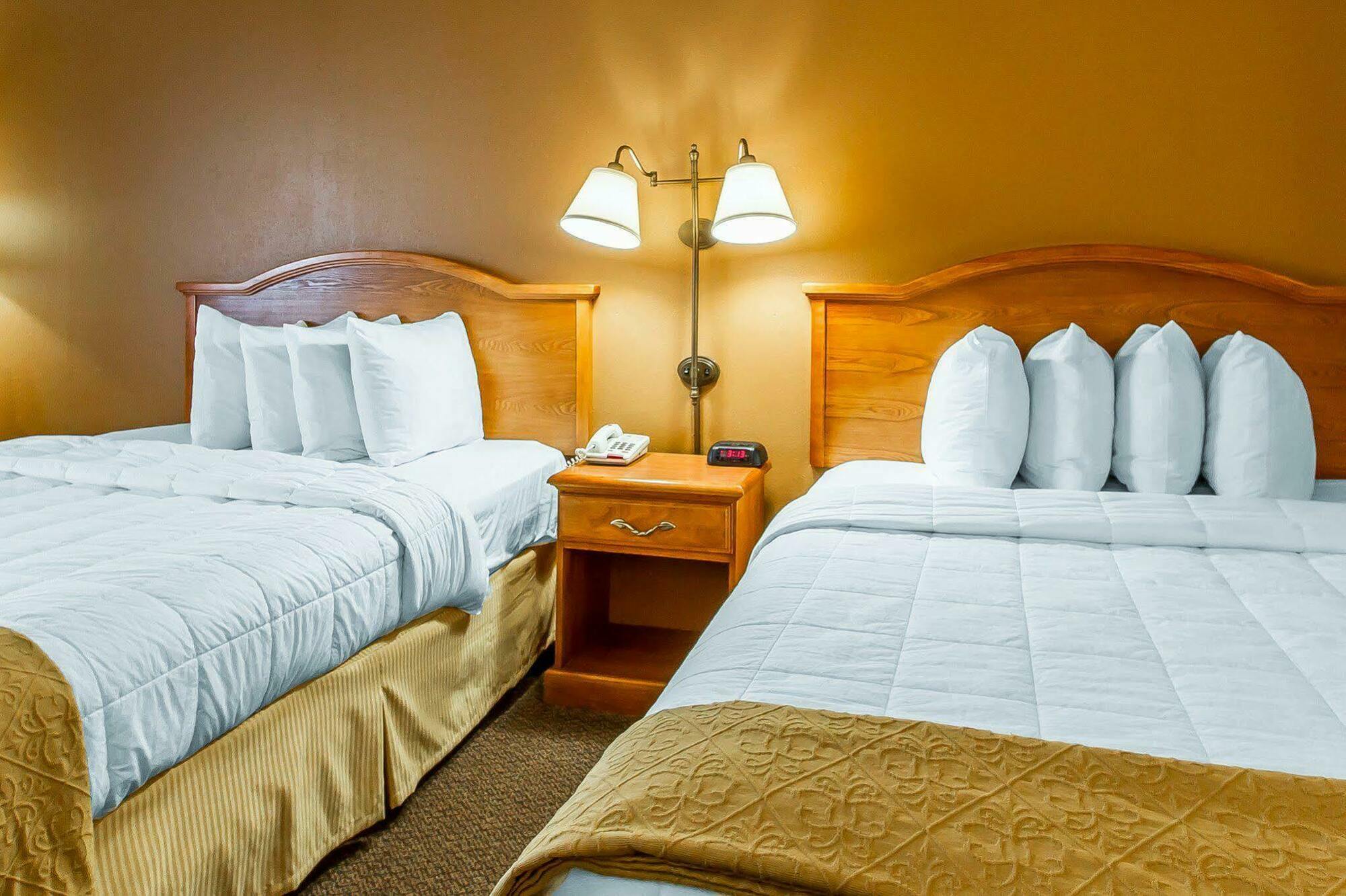 Quality Inn Burlington Near Hwy 34 Экстерьер фото