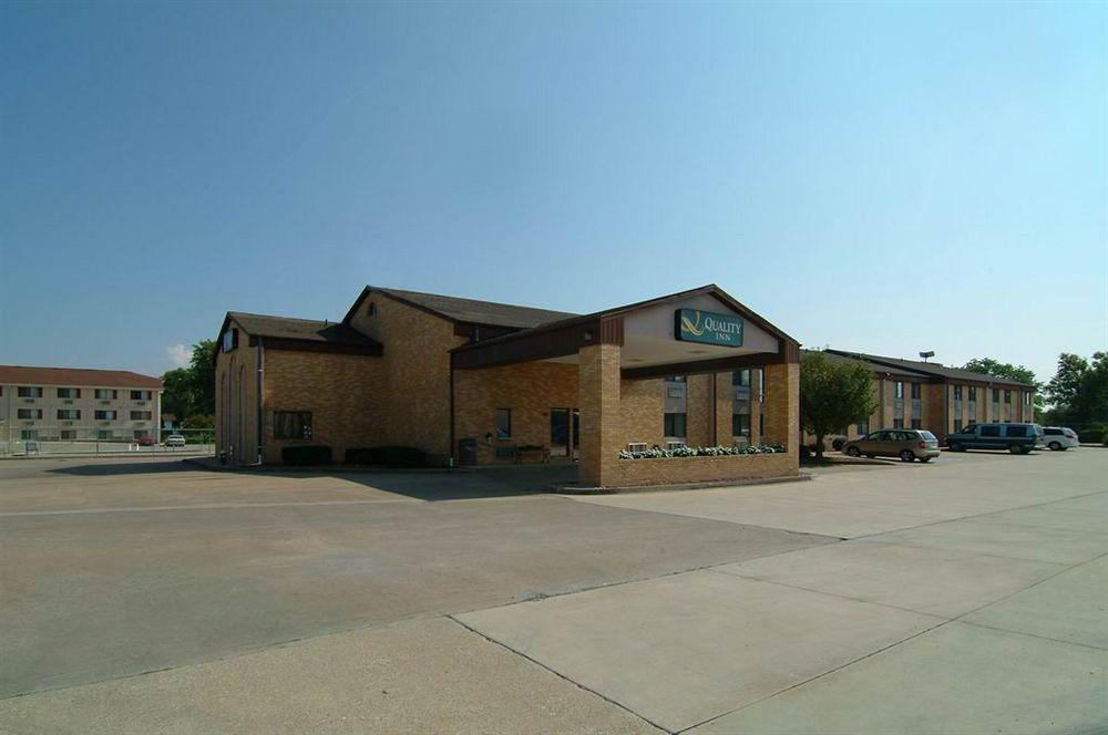Quality Inn Burlington Near Hwy 34 Экстерьер фото