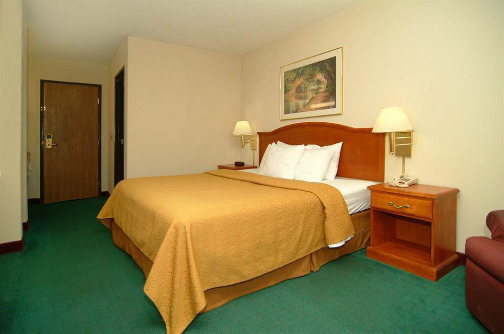 Quality Inn Burlington Near Hwy 34 Экстерьер фото