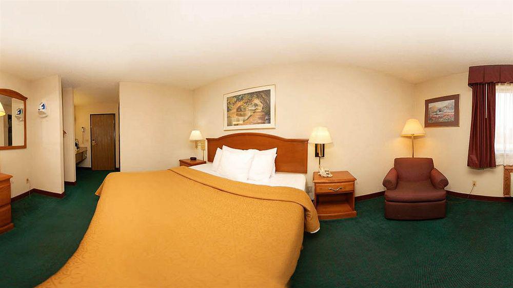 Quality Inn Burlington Near Hwy 34 Экстерьер фото