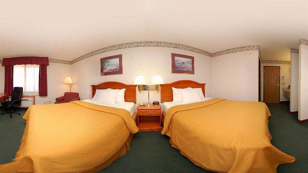Quality Inn Burlington Near Hwy 34 Экстерьер фото